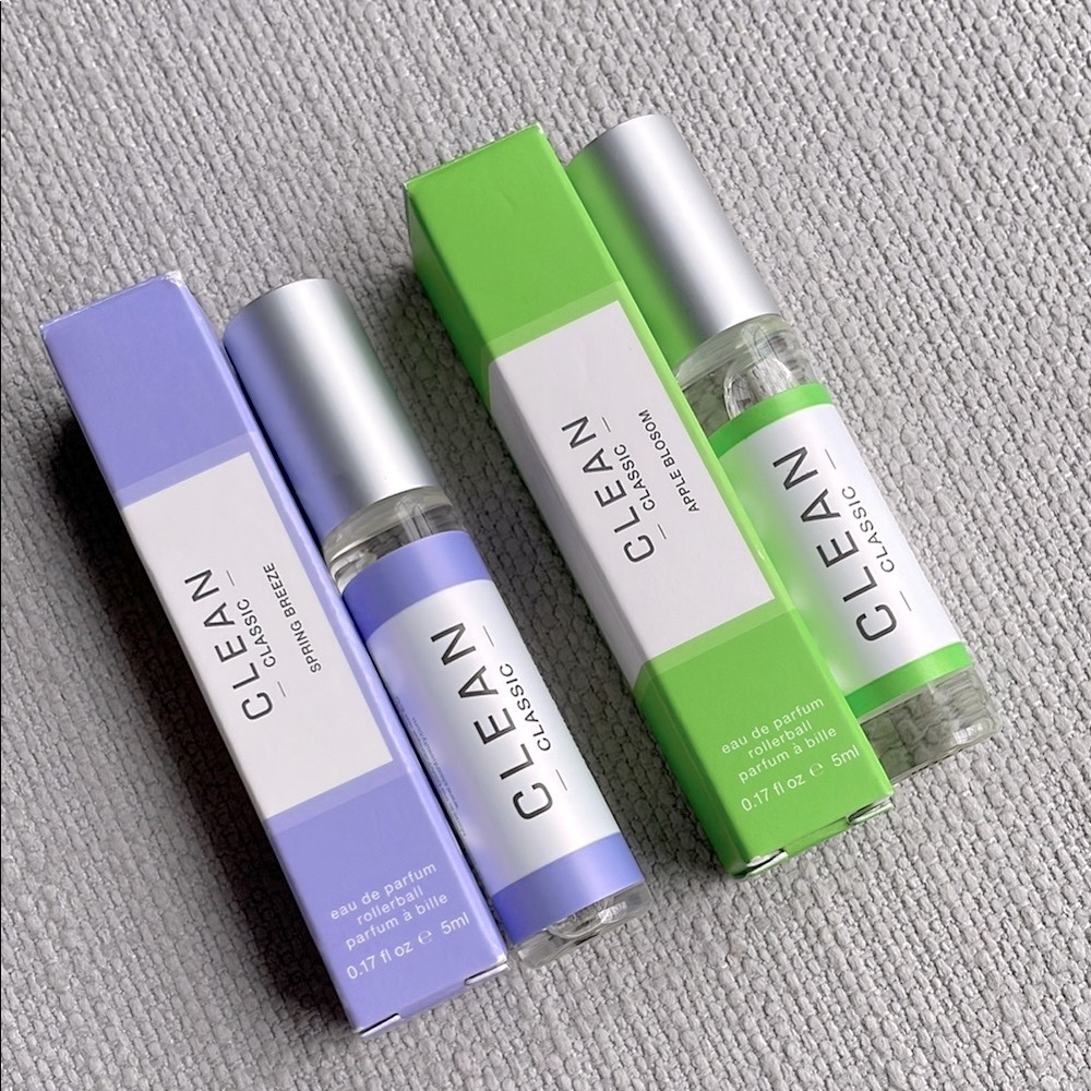 Clean Classic Mini rollerball in Spring Breeze & Apple Blossom - Picture 4 of 8